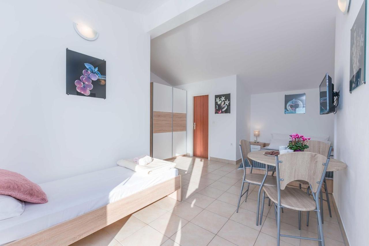 Apartmani Neno Lokva Rogoznica Zewnętrze zdjęcie